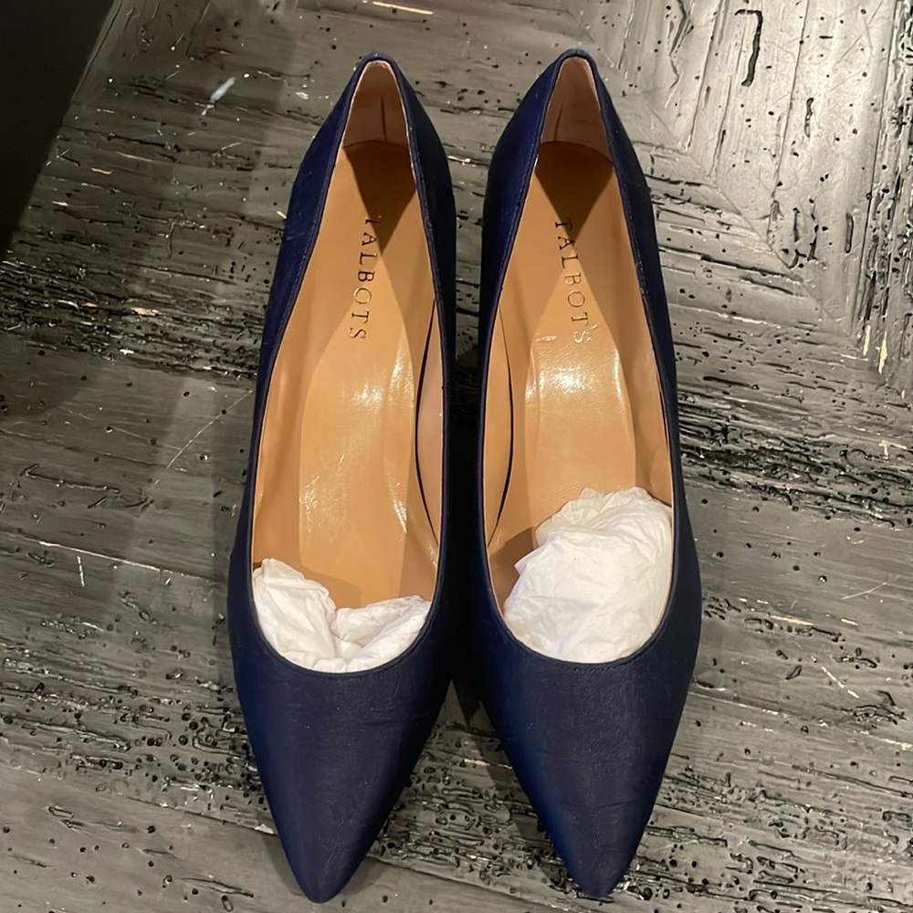 Talbots indigo blue heel.
